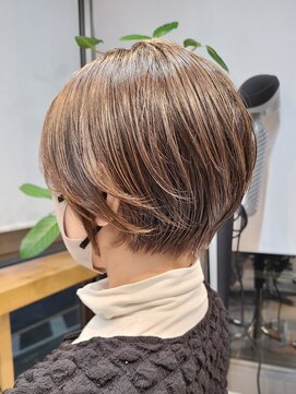 エリマ 横浜西口(elima) どこから見ても綺麗なシルエットの大人ショートヘア◎