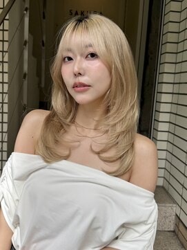 ぱっつん前髪 ハッシュカット ロングレイヤーカット ハイトーン