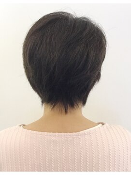 ヘアークリアー 春日部 襟足短め大人ショート/トップに丸さを出して可愛いさプラス