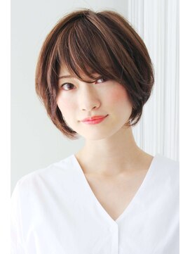 アグノス 青山(Agnos) 30代40代50代小顔ブランジュインナーカラーワンサイドショート