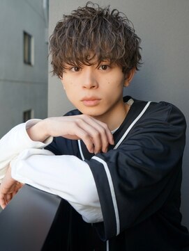 ウェイビーエフティフィフス 横浜西口(WAVEY ft.fifth) ツイストスパイラルパーマ波巻きスパイラル刈り上げマッシュ