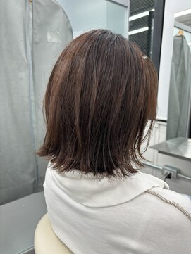 ジエクト アイロ(The Ect ilo) ミディアムレイヤーカットヘーゼルグレージュナチュラルブラウン