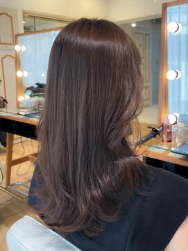 ネオリーブ チロル 横浜西口店(Neolive CiroL.) フォギーベージュカラー レイヤーカット