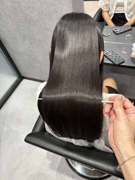 トレースバイエイト 浦和(trace by 8) 初の縮毛矯正で感動の仕上がり！！