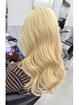 新美蓮/ブロンド/抜きっぱなし/ベージュ/ブリーチ