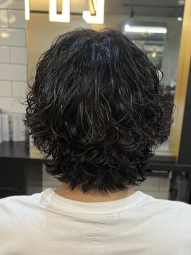 フランクスバーバーリザーブ 人形町店(FRANK’S BARBER RESERVE) 波巻きツイストスパイラル/リバースセンターパート/人形町y