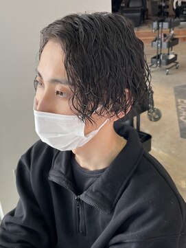 モーブ(MAUVE) ツイストスパイラルパーマメンズマッシュツーブロック刈り上げ