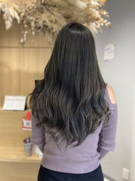 アヴァンス 京橋店(AVANCE) 透明感のあるダークグレー