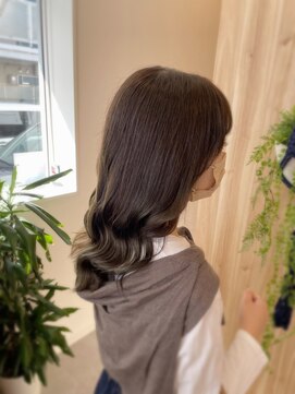 アドラーブル 万代店 (adorable) 大人かわいいレイヤースタイル☆透明感シアーアッシュブラウン