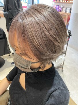 ココア グロウ(COCOA Glow) ショートグレージュ