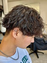 フゥ 宇都宮(FeU)&nbsp;波巻きパーマメンズパーマメンズヘアツーブロックツイストパーマ