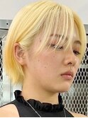 blond short [新宿駅/デザインカラー/レイヤーカット]