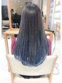 イヤリングカラーブルー　ダークアッシュカラー