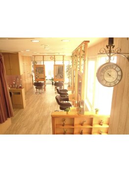 落ち着いて過ごせるナチュラルな雰囲気が人気◎スッキリとした空間でリラックスして過ごして頂けます◇