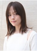 カット ミディアム ストレートヘア ぷつっとカット　顔まわり