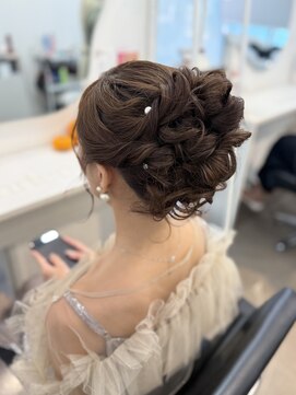 マーリー(marlee) 高めのアップスタイル