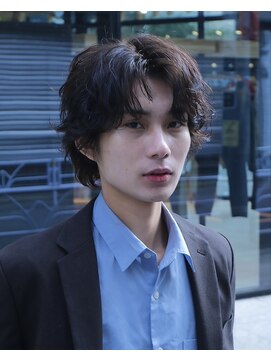 ディッセンバー 神宮前(December) センターパート/メンズニュアンスパーマ/前上がりパーマ/