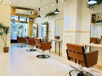 Agu hair parfait 奈良駅前店【アグ ヘアー パルフェ】