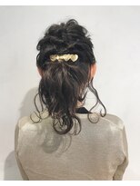 ヴァンクシー バイ ルナ(VANKCY by Luna) 結婚式・二次会にもオススメなねじねじウェービーポニーアレンジ