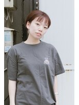 ノイン(noine)&nbsp;ボーイッシュなスタイルを身にまとう。