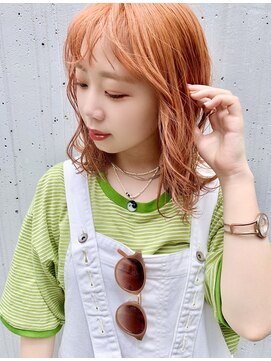 リタ(Lita) ☆切りっぱなし　外ハネミディ　オレンジカラー