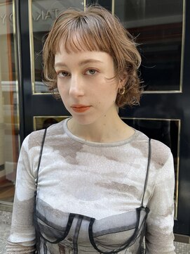 ピークアブー アヴェダ ギンザシックス(PEEK-A-BOO AVEDA GINZASIX) オン眉ショート　レイヤースタイル　顔まわりデザイン