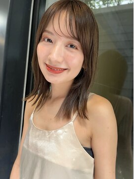 アンガーデン(Une GARDEN) 切りっぱなしミディ/顏周りレイヤー/シースルーバング