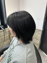 リーオオサカ(Lee Osaka) ウルフカット/ブルーブラックカラー