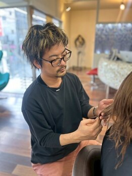 ケークリエイティブコード(K creative COrDE)の写真/髪の根本から美しさを整える技術×知識が評価され、2006年10月度Hair Style Contestレトロスタイル1位受賞