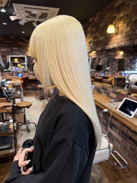 レオクマ(REOKUMA) ブロンド／ホワイトカラー／艶髪ハイトーン