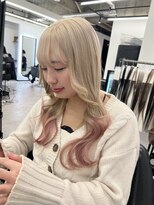 バズ サッポロ バイ フィーネ(BuzZ sapporo by Fi-Ne) ホワイトベージュとピンクグラデーション