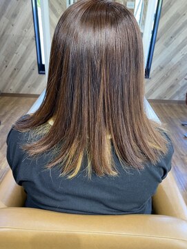 ルネッサンスヘアー ラファエロ(RAFFAELLO) インナーカラー　抜きっぱなしでもかわいいブリーチ