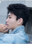 軽やかな毛流れで魅せる、ラフなフェザーショート
