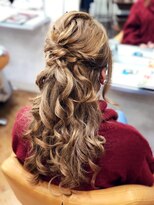 トゥエンティーフォー(24)&nbsp;立体ハーフアップ