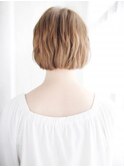 ショートバングのふんわりショートスタイル