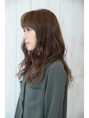 大人可愛いハイライト巻き髪ロング