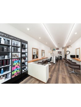 少人数のプライベート空間でゆったり過ごせる！カウンセリング～仕上げまでマンツーマン対応なのも嬉しい◎