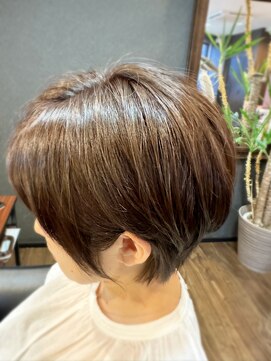 ナゴミノヒトトキ(NAGOMI NO HiTOTOKi) アッシュの大人ショート