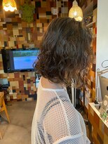 キサイ バズ(kisai BUZZ)&nbsp;kisaiBUZZ＊鈴木映美　ウェーブボブ/カーキブラウン