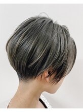 ショート×オリーブベージュカラー★色落ちが楽しめる柔らかいカラー[ブリーチ/オリーブベージュ]