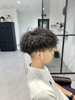 カルロイースタイル(CARLO e-style)&nbsp;ツイストスパイラルパーマツーブロックフェード刈り上げマッシュ