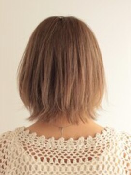 ブレンドバイハピネス(Blend by happiness) 大人可愛い20代30代40代50代ウルフレイヤーボブ丸みショートボブ