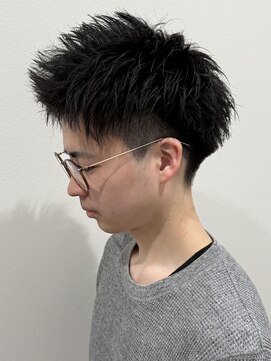 ヒュイル バイ ニアウ(Hwyl by Niau) メンズアップバングショートパーマスパイキーショート刈り上げ