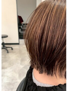 ドクターズサロン レラパール ハイライトカラー/丸みシルエット/大人ショート/レイヤーカット