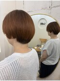 大人女性におすすめ◎オレンジヘア×ショートスタイル