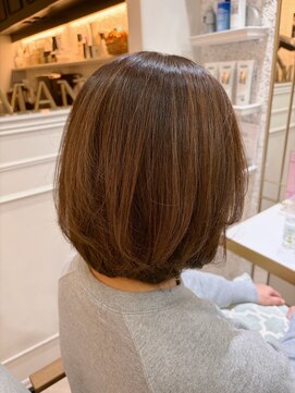 DAMANI 表参道 髪質改善/ヘッドスパ/ハイライト/白髪染め/白髪ぼかし/縮毛矯正 似合わせカット/ミディアムレイヤーカット[表参道駅]