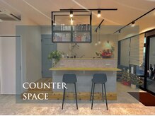 ソルソル(sol.sol.)の雰囲気(お店のカウンタースペースです♪こちらでお待ちいただきます)