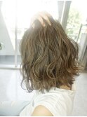 オリーブカラー　ショートボブ　透明感ヘア　10代20代