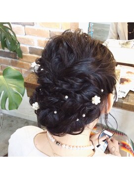 ハイジ(hairsalon Hyge) ふんわり編み込みアレンジ
