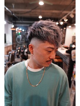 ザセカンドイーストサイドバーバーショップ(The Second EAST SIDE BARBER SHOP) シルバーアッシュカラー